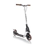 Trottinette urbaine ONE K 180 DELUXE 2 roues compacte et technique